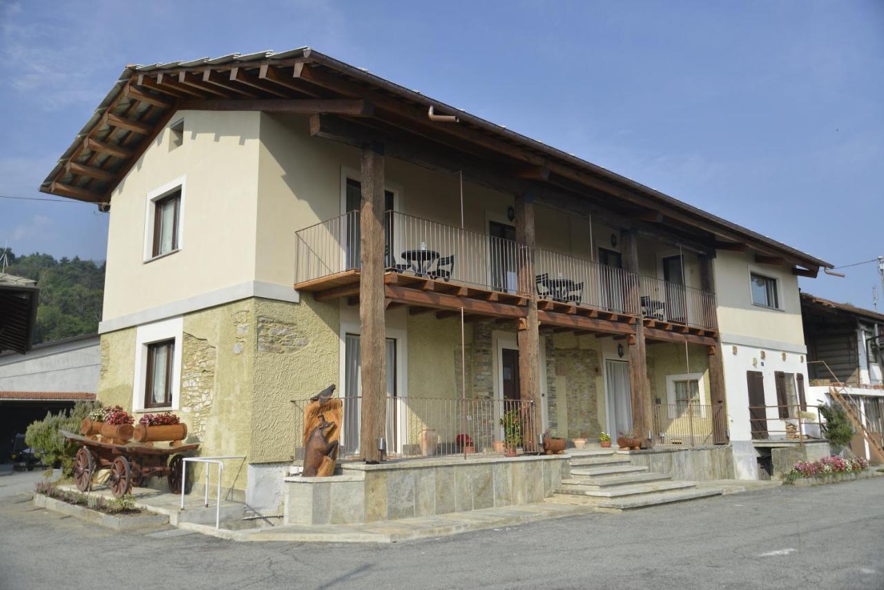 Agriturismo Ai Pruesot Bed & Breakfast Bagnolo Piemonte Exterior photo